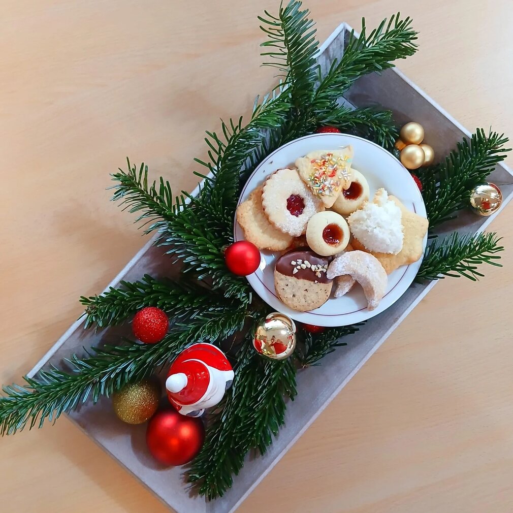 Adventliche Dekoration mit Kerzen